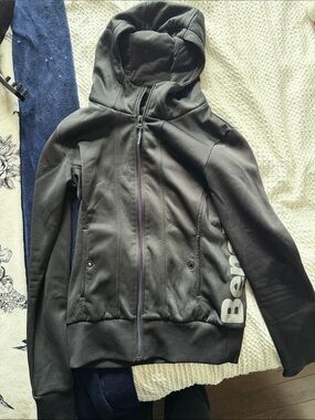 Bench Hoodie - M